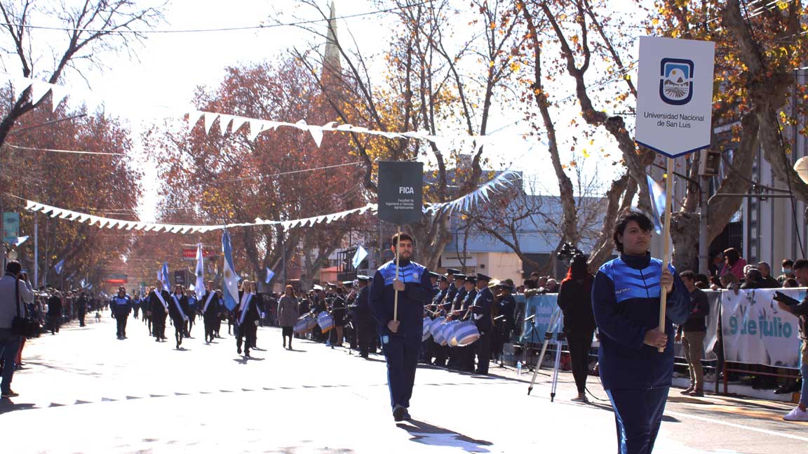 unsl-desfile-front